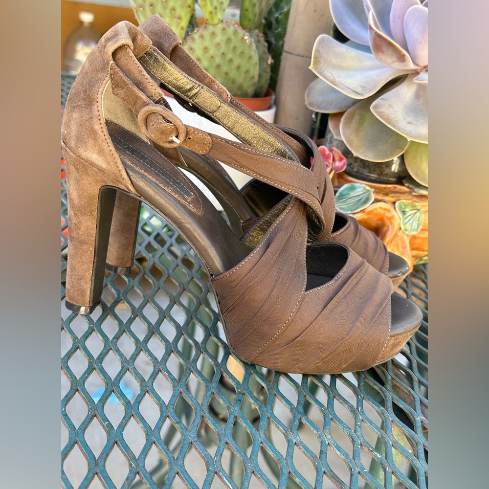 Banana Republic Women's Ankle-Strap Sandal Size 6 - Picture 1 of 8